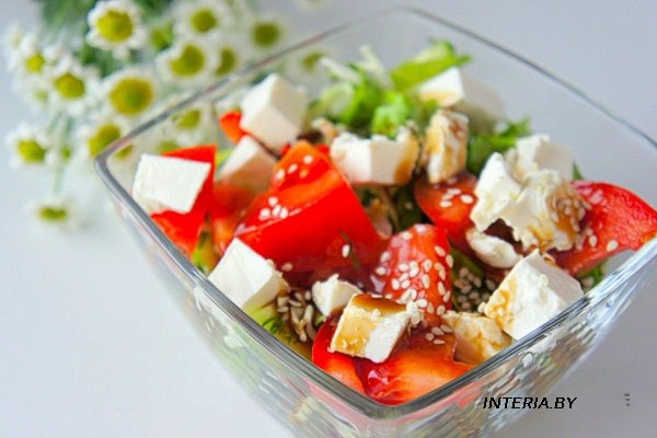 Вкусный и полезный овощной салат с сыром фета