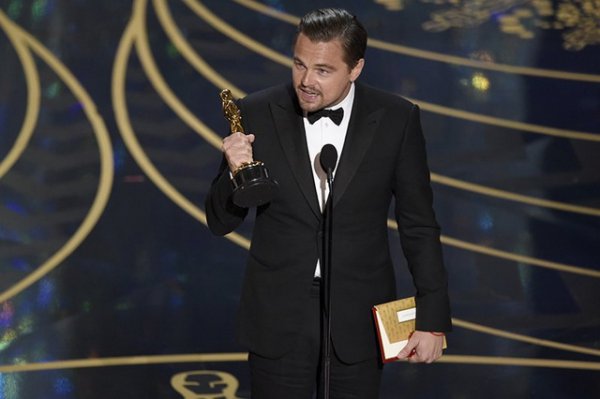 Леонардо Ди Каприо с шестой попытки получил «Оскара»