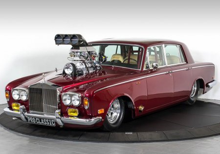 Дрэговый Rolls-Royce с каркасом и креплением для шампанского выставили на продажу