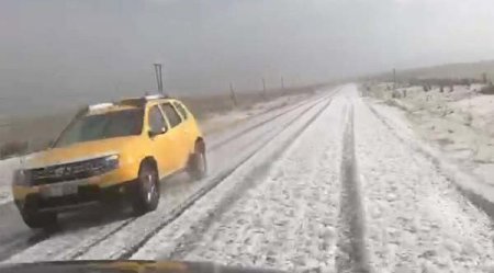 В разгар туристического сезона в Турции выпал снег