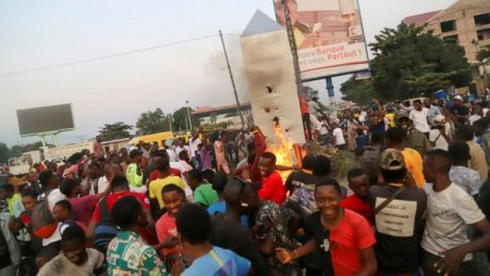 Таинственный монолит в столице Конго пал жертвой перепуганной толпы