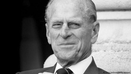 Скончался супруг королевы Елизаветы II принц Филипп. Ему было 99 лет