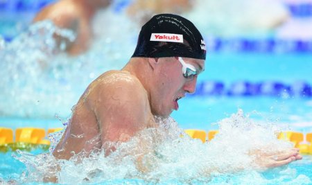 Илья Шиманович выиграл золото ЧЕ на короткой воде на 200 м брассом