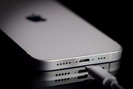 Apple ограничит работу USB-C в новых iPhone