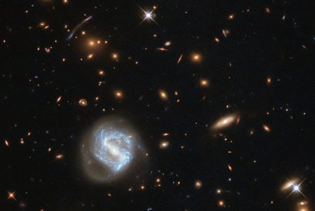Обнаружен самый массивный суперкластер галактик