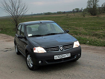 Renault начал продажи антикризисной версии седана Logan.