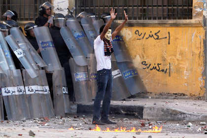 Демонстранты в Каире пошли на штурм МВД Египта
