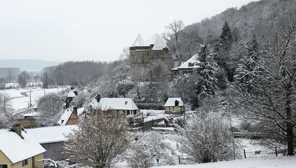 Во Франции введен наивысший уровень предупреждения из-за снегопада
