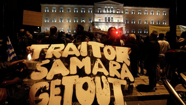 Более 100 человек задержаны в ходе массовых беспорядков в Афинах