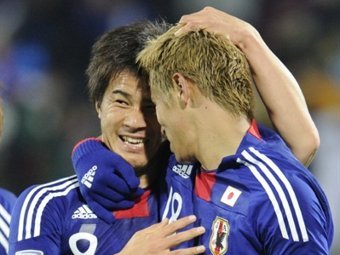 Япония обыграла Данию и вышла в плей-офф ЧМ-2010