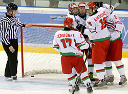 Сборная Беларуси потерпела пятое поражение на юношеском чемпионате мира по хоккею