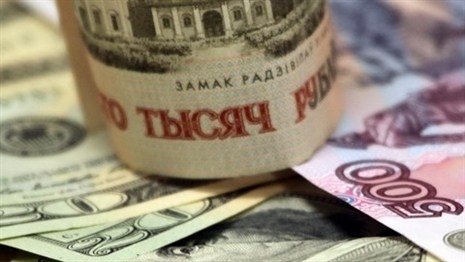 Белорусский рубль усилился к доллару и российскому рублю