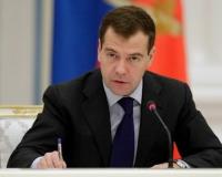 Медведев внес поправки в Правила дорожного движения