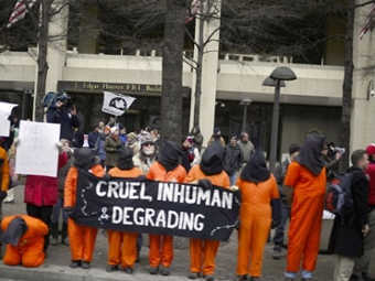 Обама разрешил вернуть дела узников Гуантанамо в военные суды