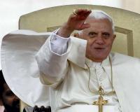 Экс-Папа Бенедикт XVI переселился в общество монашек