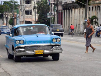 Кубинцам разрешили покупать и продавать автомобили