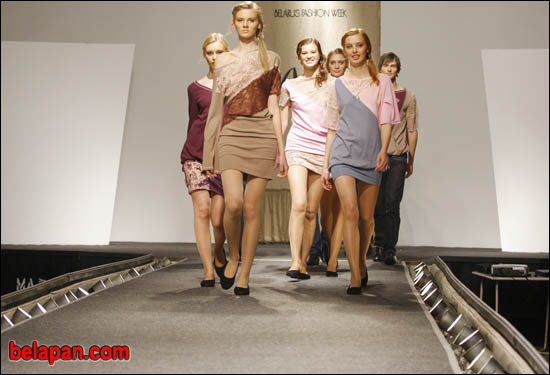 Неделя моды Беларуси Весна-лето 2010 открылась в Минске показом новых коллекций из льна