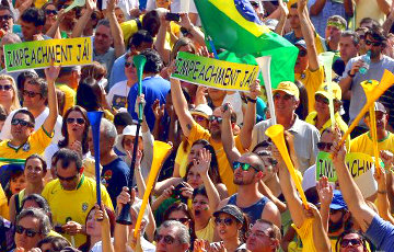 В Бразилии сотни тысяч протестующих потребовали импичмента президента