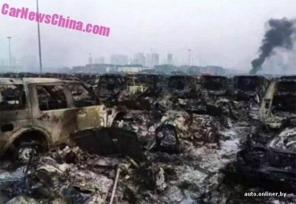 Мощнейший взрыв в Китае уничтожил сотни новых автомобилей