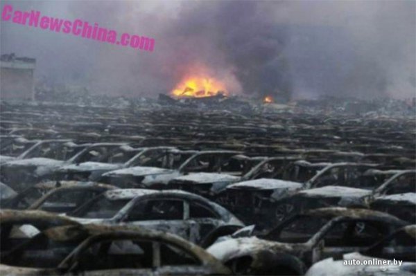 Мощнейший взрыв в Китае уничтожил сотни новых автомобилей