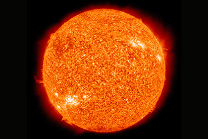 НАСА показало жуткий снимок солнечного протуберанца