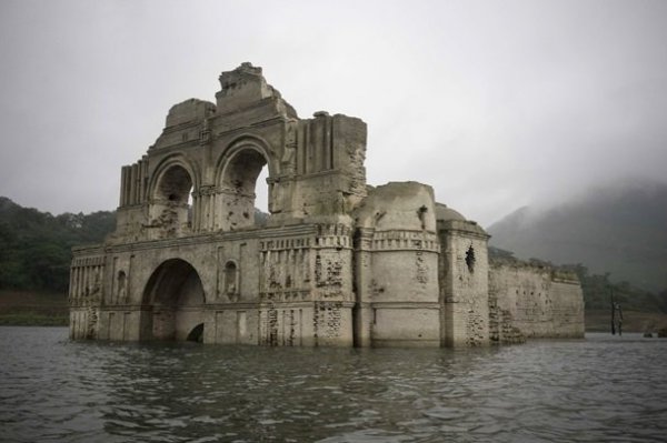 Древний храм появился из-под воды на юге Мексики
