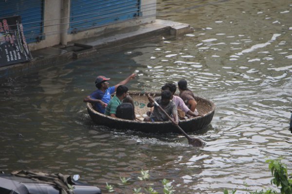 Жертвами наводнения в Индии стали более 300 человек