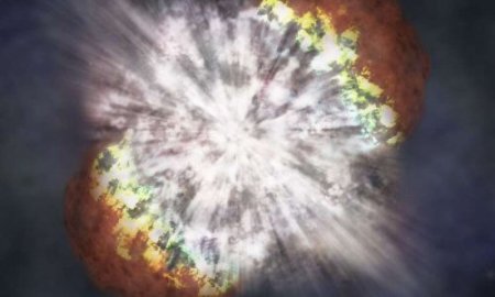 Астрономы разгадали некоторые тайны самой дальней и древней из известных сверхновых