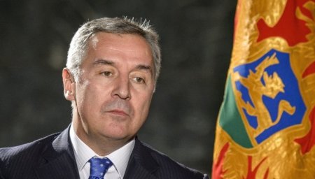 Мило Джуканович побеждает на выборах в Черногории