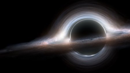 Астрономы открыли самую «голодную» из сверхмассивных черных дыр