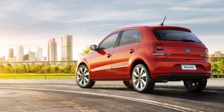 Volkswagen обновил бюджетный хэтчбек Gol и седан Voyage