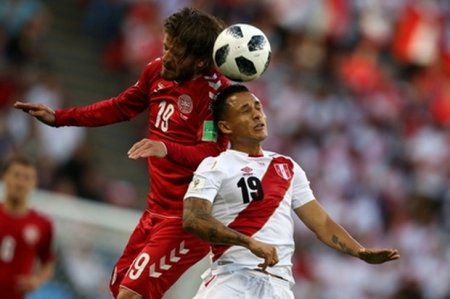 Сборная Перу проиграла датчанам при мощнейшей поддержке своих болельщиков