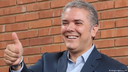 На выборах президента в Колумбии победил правый кандидат