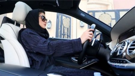 Саудовские женщины официально получили право водить машину