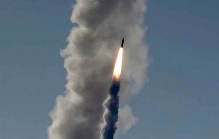 На вооружение России принята ракета "Булава"