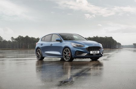 Ford представил «заряженный» Focus ST нового поколения