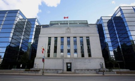 В Канаде банк простил клиентам все долги по кредиткам