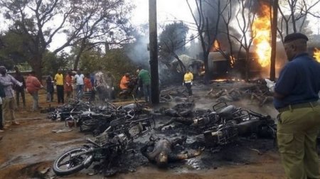 В Танзании при взрыве бензовоза заживо сгорели как минимум 60 человек