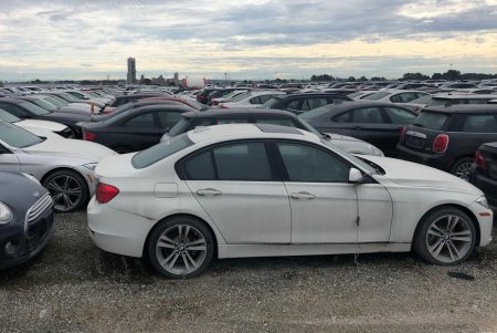 3000 новых BMW и MINI, брошенные дилером в Канаде
