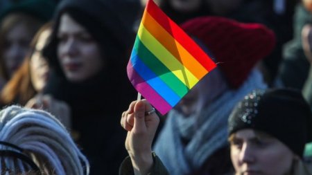 Россиян начнут штрафовать за гей-паблики в соцсетях