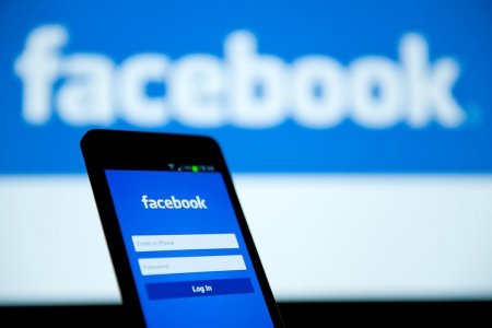 Личные данные миллионов пользователей Facebook попали к хакерам
