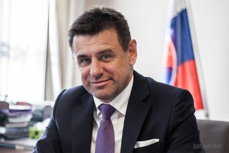 В Словакии министр похулиганил в ресторане и подал в отставку