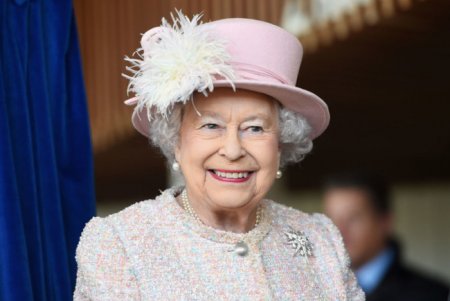 День рождения королевы Елизаветы II - впервые без салюта