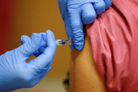 Стало известно о побочных эффектах вакцины Pfizer