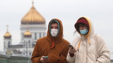 В России число заражений коронавирусом перевалило за 2 млн