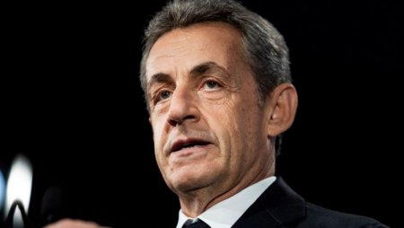 Во Франции впервые в истории экс-президент Николя Саркози лично предстал перед судом