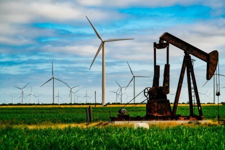 Нефтедобывающие страны потеряют из-за зеленой энергетики $9 трлн к 2040 году