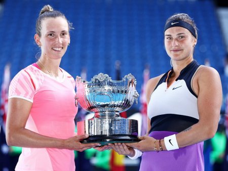 Соболенко и Мертенс выиграли Australian Open в парном разряде