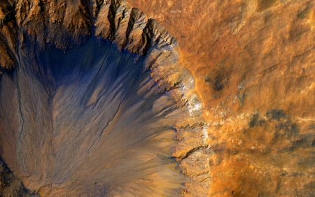 Ученые обнаружили новые озера под поверхностью Марса
