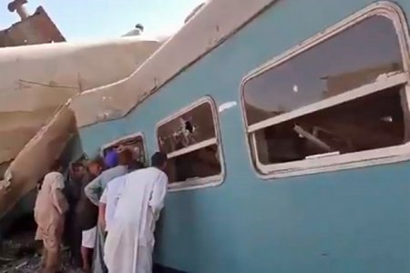 При столкновении поездов в Египте погибли 32 человека